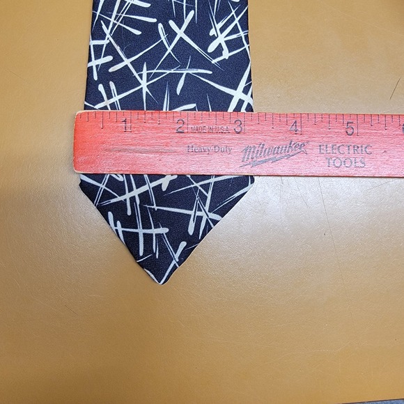 McGregor Navy Blue White Abstract Lines Necktie Mens Polyester Made in USA - Picture 4 of 5